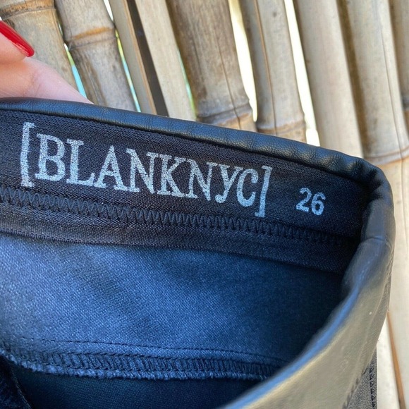 Blank NYC Women's Vegan Leather Black Leggings Size 26 - Picture 6 of 7